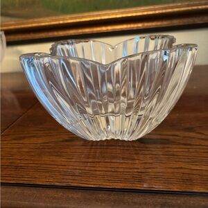 Mikasa Lydia Pattern Elegant Clear Heavy Crystal Bowl